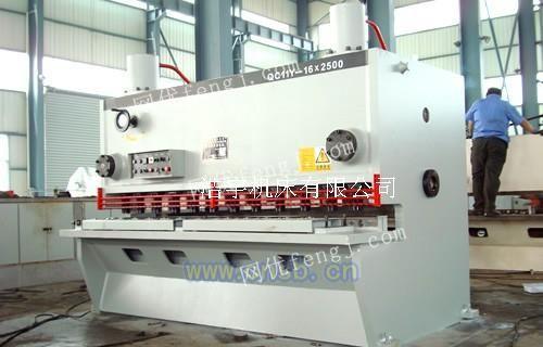 洛陽卷板機(jī)與液壓機(jī)床 工業(yè)制造的匠心之作